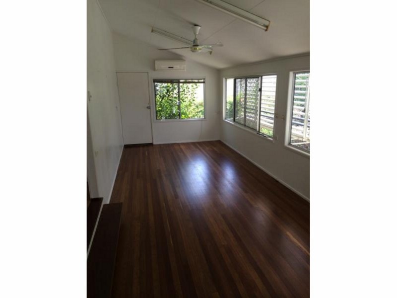 15 Cairns Street, The Range QLD 4700